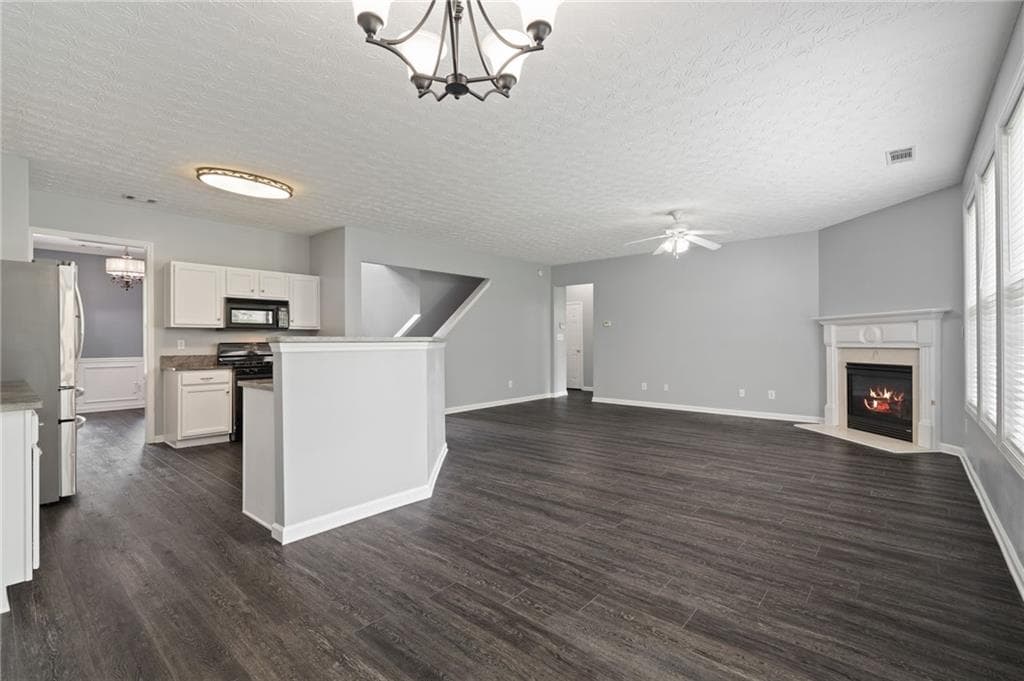 5 bedroom, 3 bathroom, 2,568 sq ft single family residence for sale at 951 Island Pointe Way, Buford, GA 30518 — photo 9