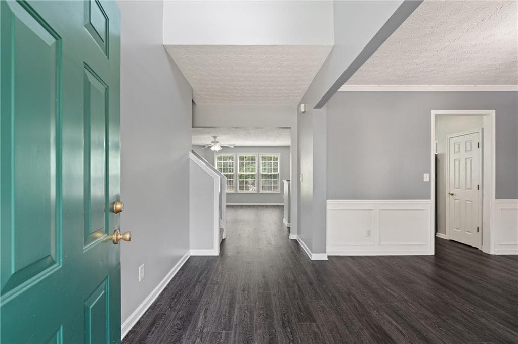 5 bedroom, 3 bathroom, 2,568 sq ft single family residence for sale at 951 Island Pointe Way, Buford, GA 30518 — photo 5