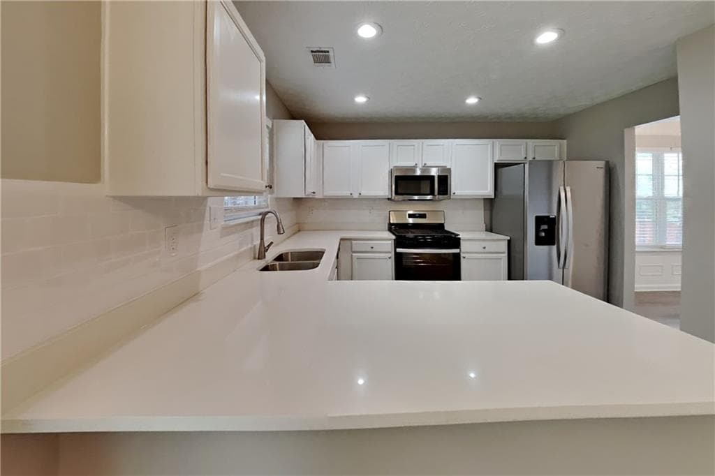 4 bedroom, 3 bathroom, 2,418 sq ft single family residence for rent at 2940 Storybook Lane, Grayson, GA 30017 for $2,425 a month — photo 3