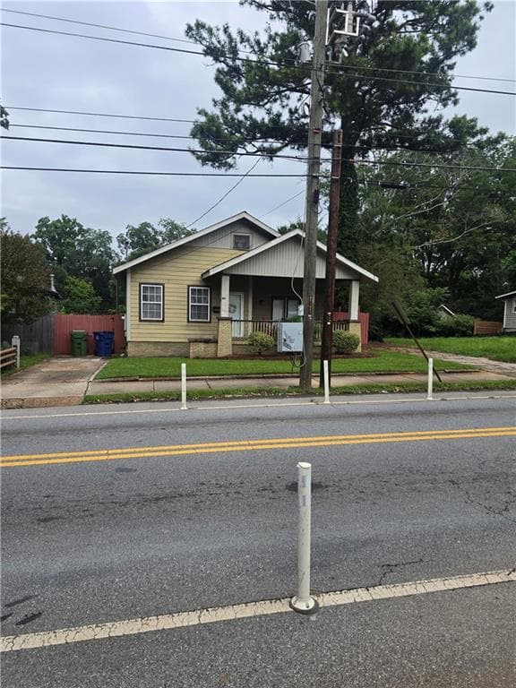 3 bedroom, 2 bathroom, 1,428 sq ft single family residence for sale at 1382 Sylvan Road, Atlanta, GA 30310