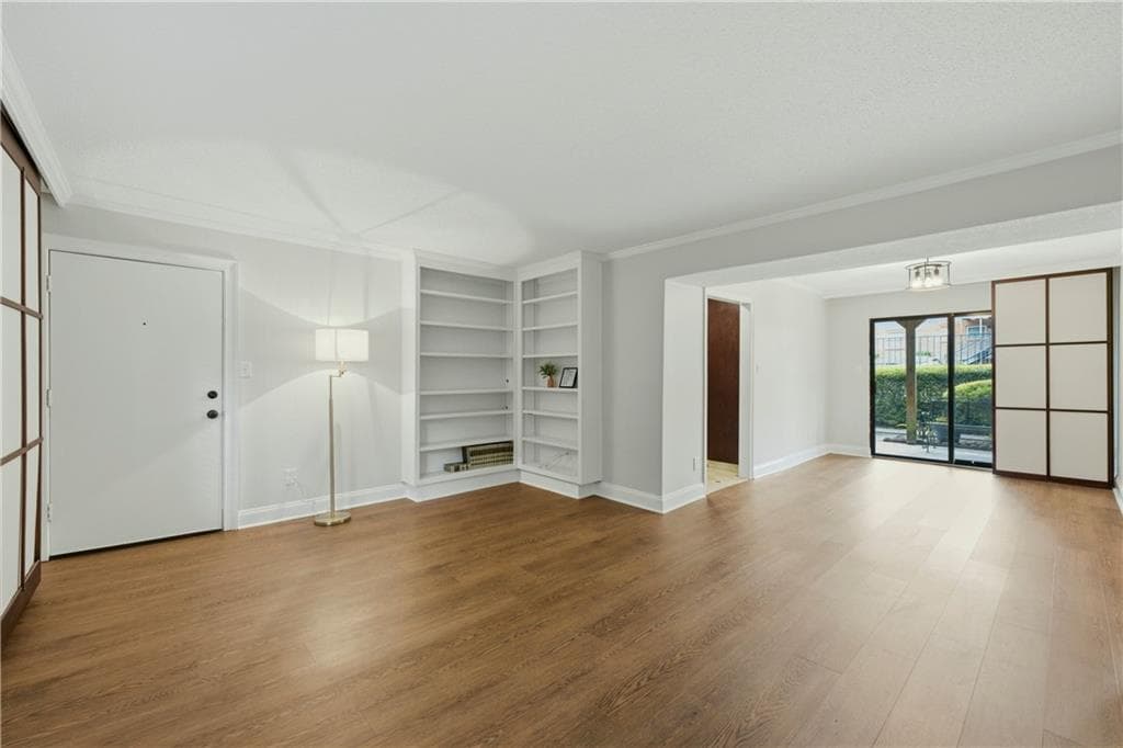 3 bedroom, 2 bathroom, 1,310 sq ft condominium for sale at 4266 Roswell Road F2, Atlanta, GA 30342 — photo 4