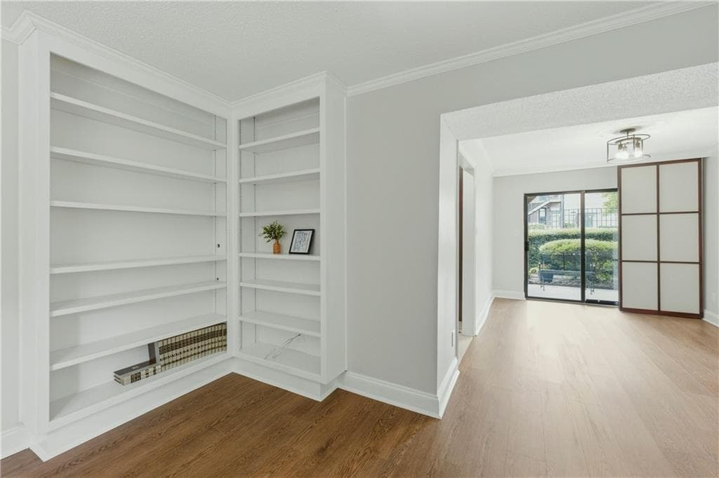 3 bedroom, 2 bathroom, 1,310 sq ft condominium for sale at 4266 Roswell Road F2, Atlanta, GA 30342 — photo 5