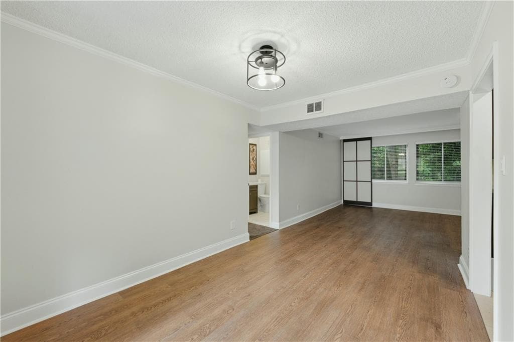 3 bedroom, 2 bathroom, 1,310 sq ft condominium for sale at 4266 Roswell Road F2, Atlanta, GA 30342 — photo 3