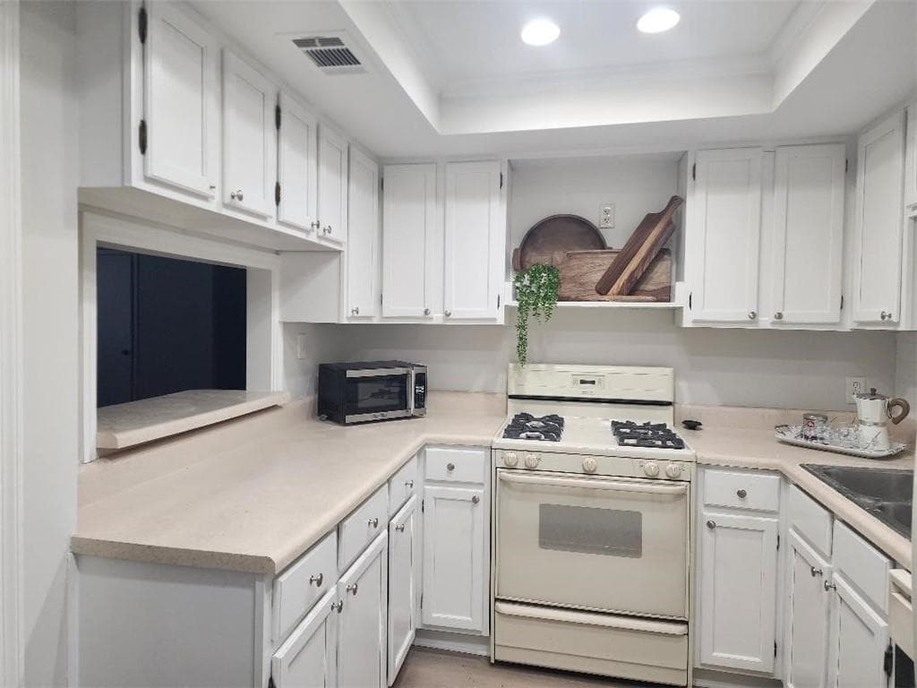 2 bedroom, 2 bathroom, 1,278 sq ft condominium for sale at 5714 Woodmont Boulevard, Peachtree Corners, GA 30092 — photo 5