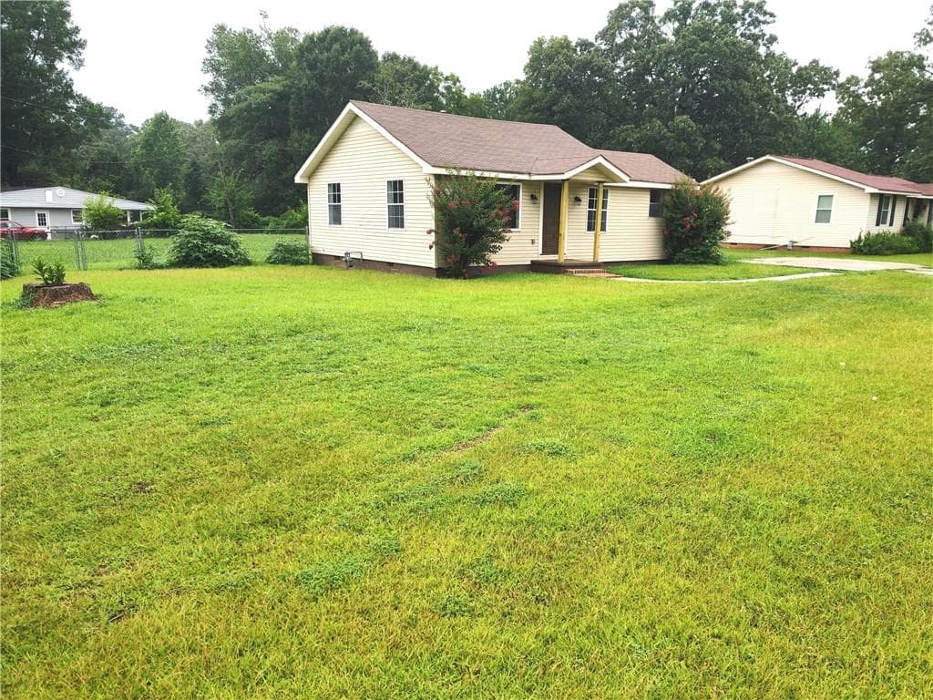 2 bedroom, 1 bathroom, 816 sq ft single family residence under contract at 405 Old Dalton Road, Rome, GA 30165 — photo 2
