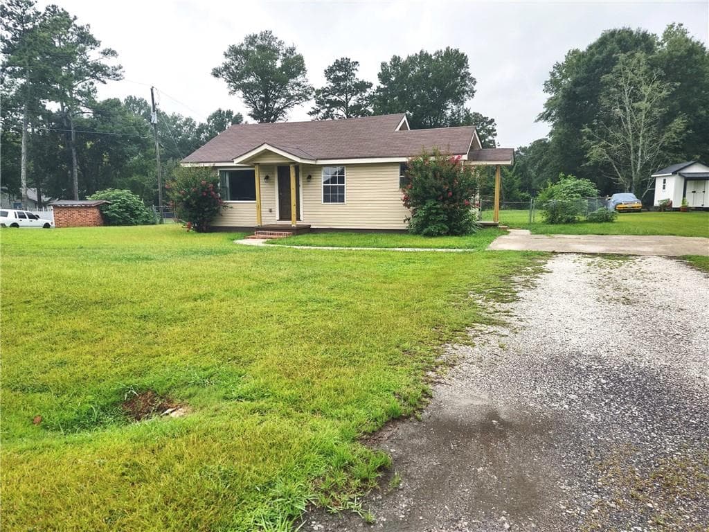 2 bedroom, 1 bathroom, 816 sq ft single family residence under contract at 405 Old Dalton Road, Rome, GA 30165 — photo 3