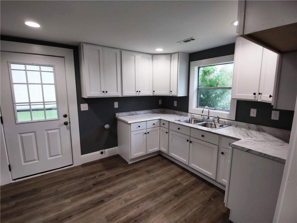 2 bedroom, 1 bathroom, 816 sq ft single family residence under contract at 405 Old Dalton Road, Rome, GA 30165 — photo 5