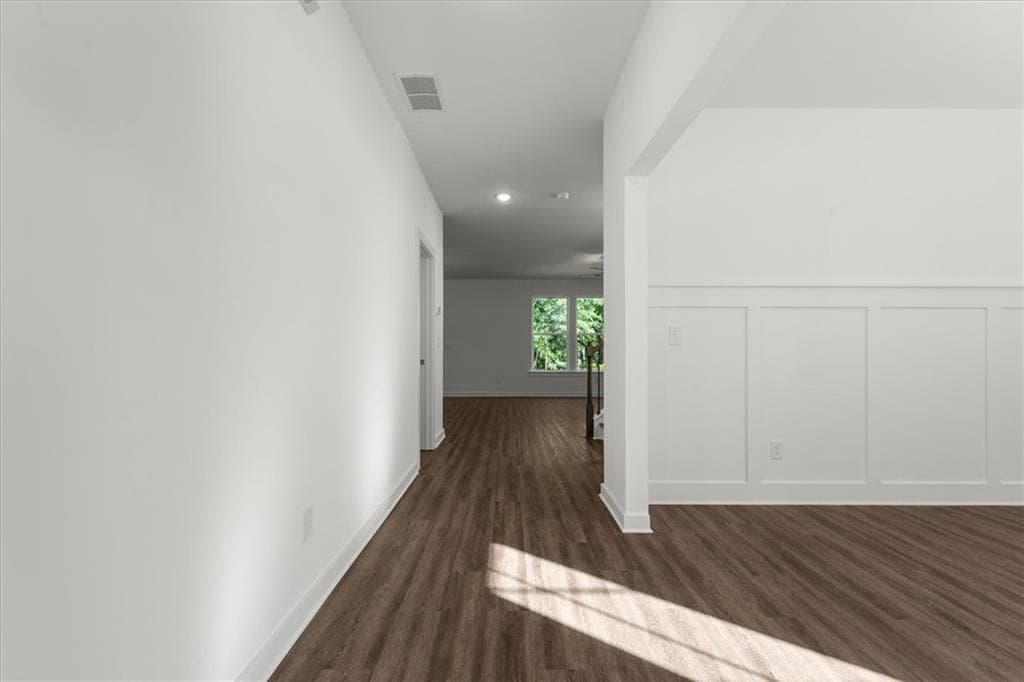 4 bedroom, 3 bathroom, 2,154 sq ft single family residence for sale at 546 Lillian Way, Statham, GA 30666 — photo 3