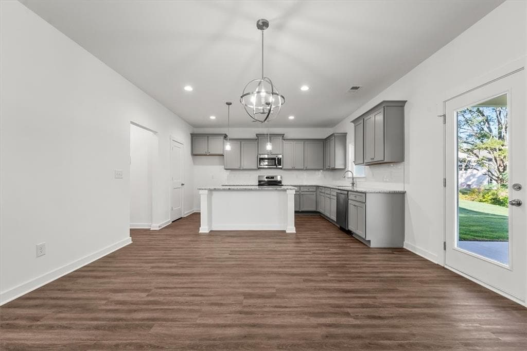 4 bedroom, 3 bathroom, 2,154 sq ft single family residence for sale at 546 Lillian Way, Statham, GA 30666 — photo 10