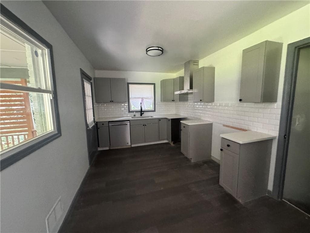 5 bedroom, 3 bathroom, 1,730 sq ft single family residence for sale at 2989 Pasadena Drive, Decatur, GA 30032 — photo 2