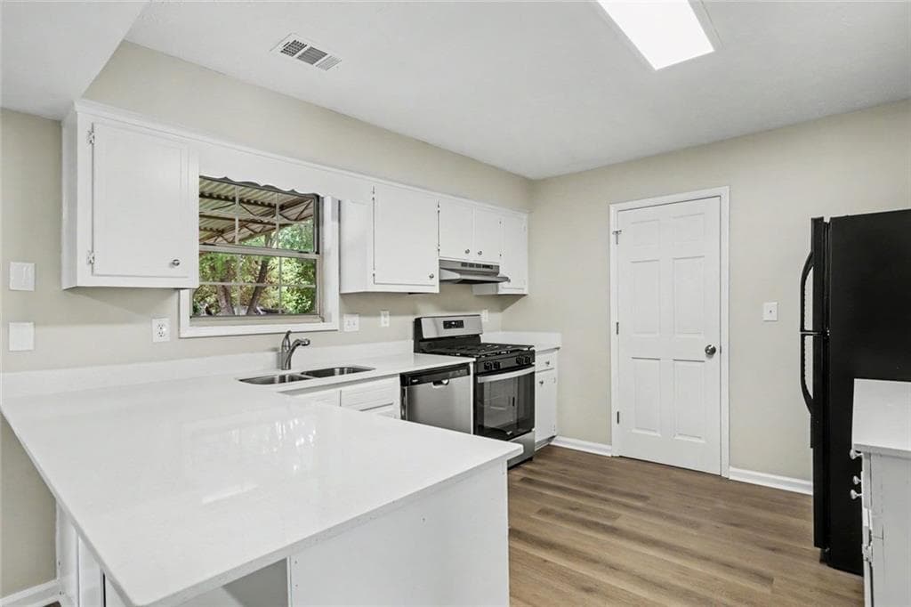 3 bedroom, 3 bathroom, 1,872 sq ft single family residence for sale at 1061 Gunners Walk, Tucker, GA 30084 — photo 5