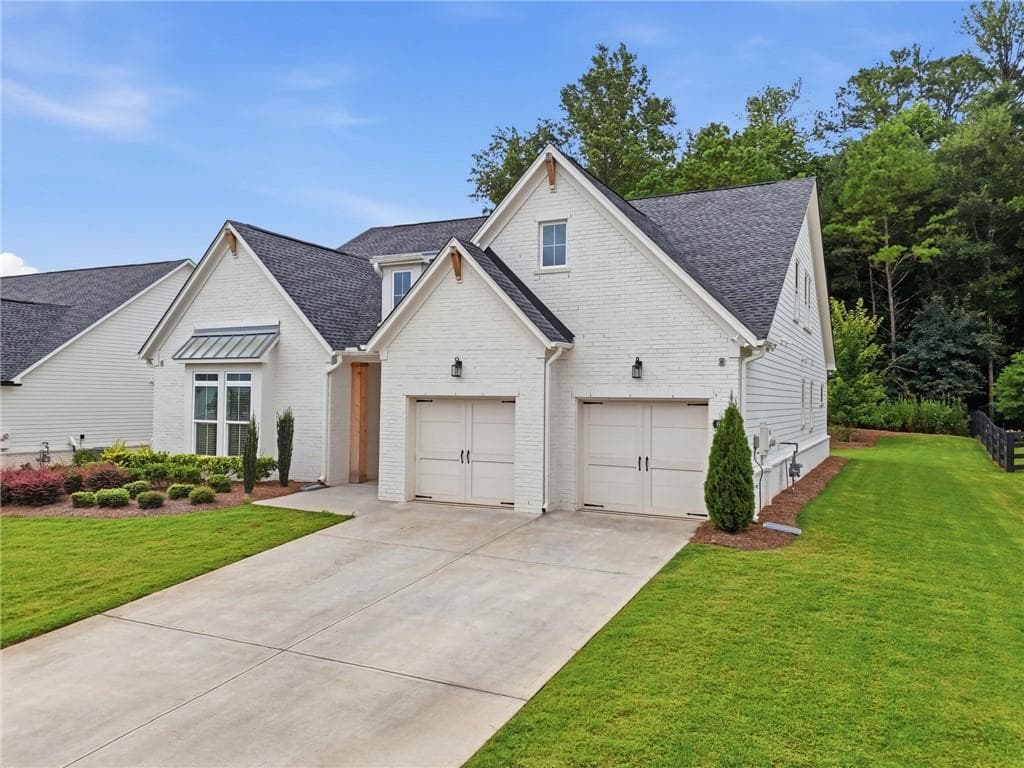 4 bedroom, 4 bathroom, 2,898 sq ft single family residence for sale at 6525 Namon Valley Drive, Cumming, GA 30028 — photo 4
