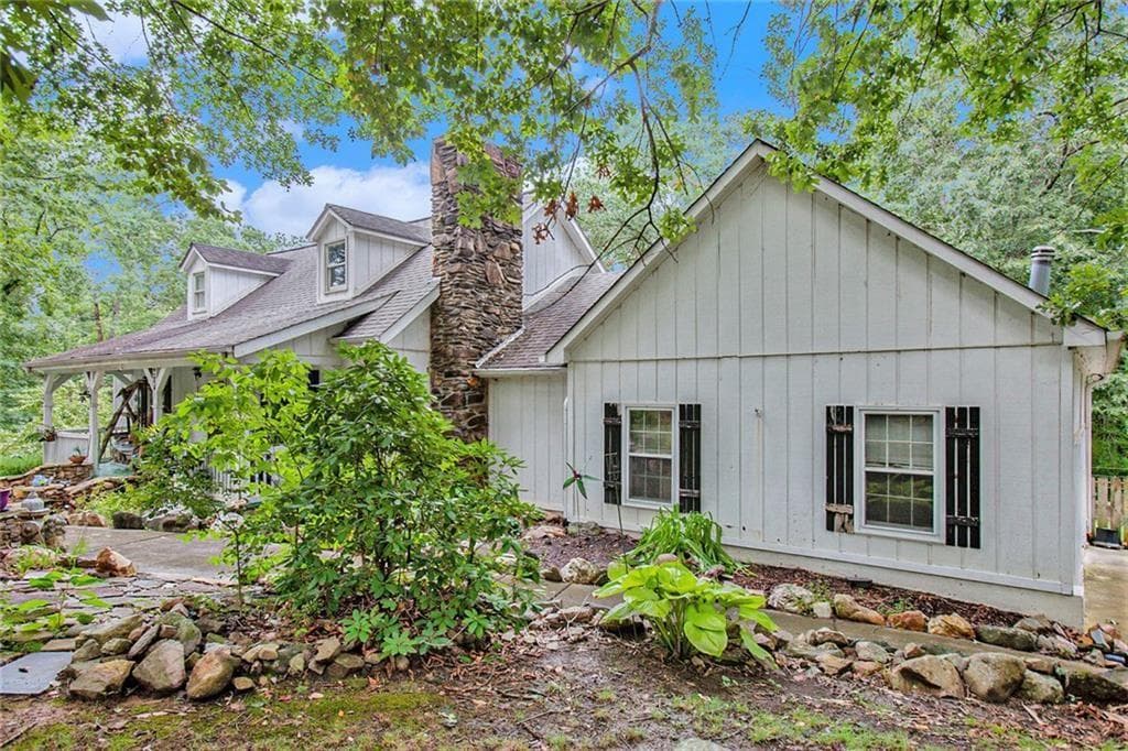 4 bedroom, 3 bathroom, 3,000 sq ft single family residence for sale at 2841 Upper Sweetwater Trail, White, GA 30184 — photo 3