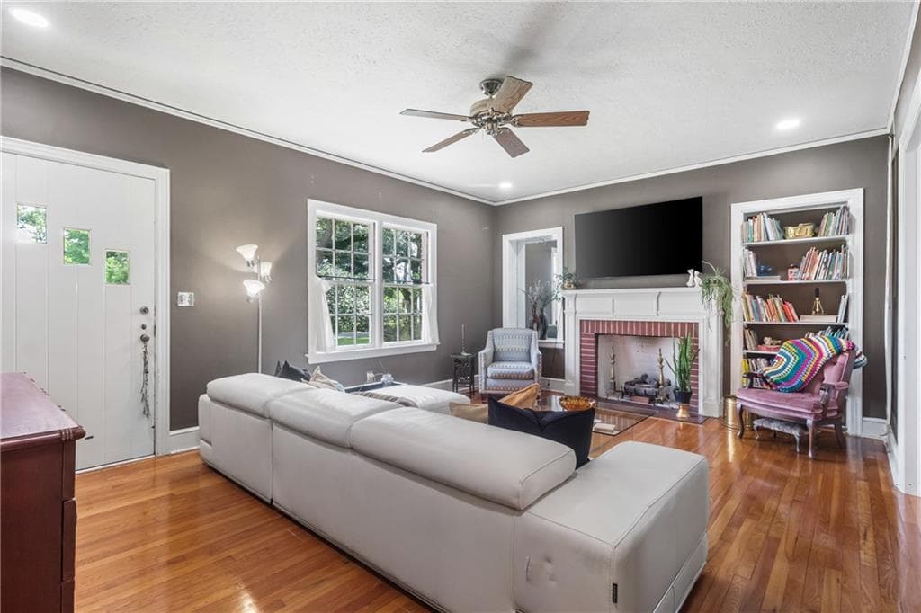 5 bedroom, 3 bathroom, 3,083 sq ft single family residence for sale at 910 6th Avenue, Albany, GA 31701 — photo 5