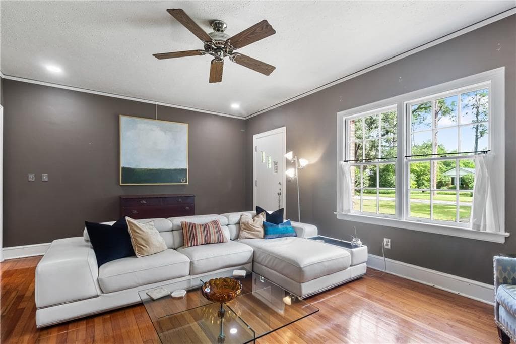 5 bedroom, 3 bathroom, 3,083 sq ft single family residence for sale at 910 6th Avenue, Albany, GA 31701 — photo 7