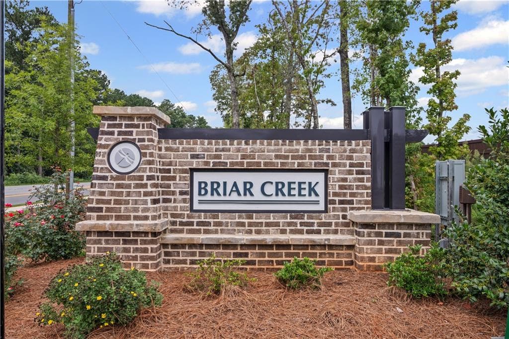 5 bedroom, 5 bathroom, 3,251 sq ft single family residence for sale at 6093 Marigold Way, Atlanta, GA 30349 — photo 10