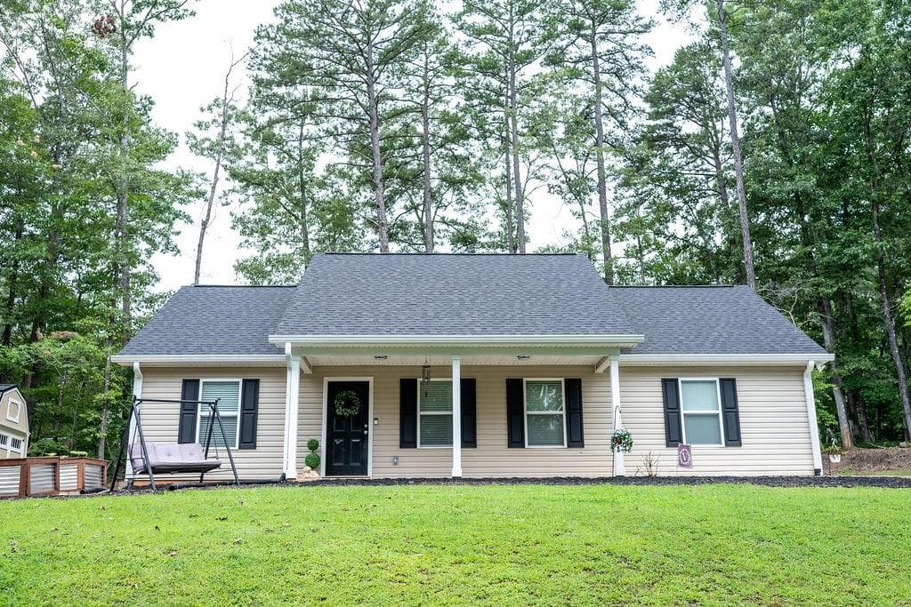 3 bedroom, 3 bathroom, 1,344 sq ft home for sale at 2180 Ben Higgins Road, Dahlonega, GA