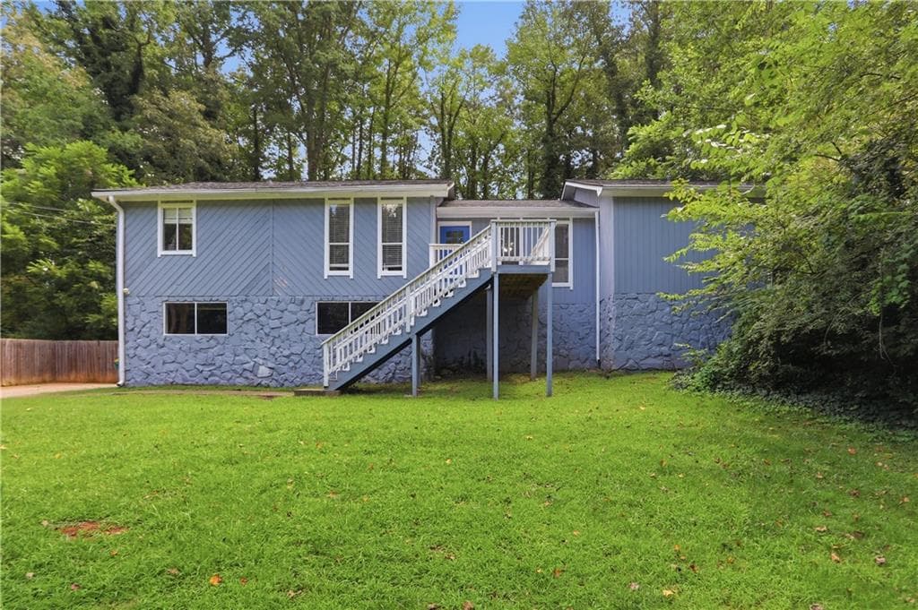 3 bedroom, 2 bathroom, 2,164 sq ft single family residence for sale at 124 Creekview Drive, Woodstock, GA 30188