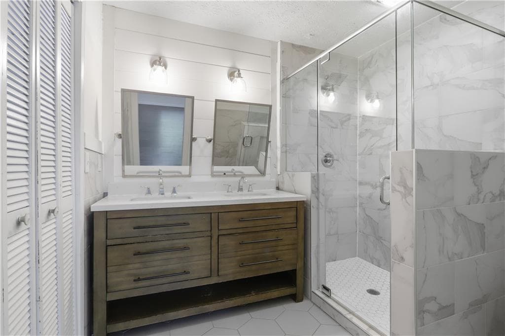 3 bedroom, 2 bathroom, 2,164 sq ft single family residence for sale at 124 Creekview Drive, Woodstock, GA 30188 — photo 6