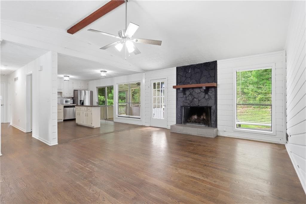 3 bedroom, 2 bathroom, 2,164 sq ft single family residence for sale at 124 Creekview Drive, Woodstock, GA 30188 — photo 8