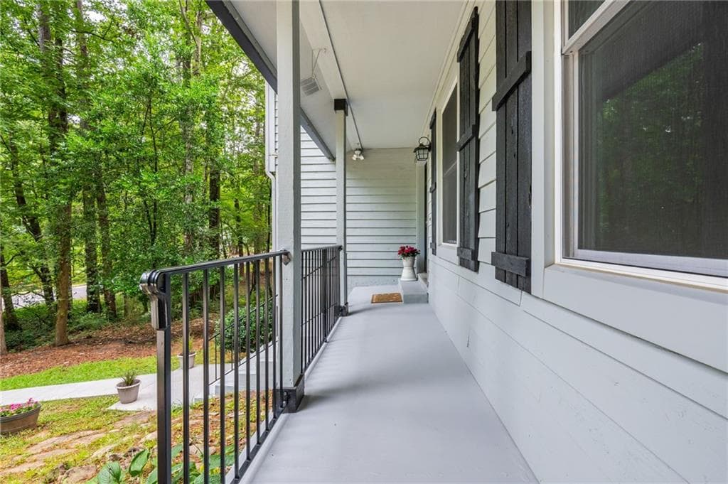 4 bedroom, 3 bathroom, 2,430 sq ft single family residence for sale at 180 Wills Lane, Alpharetta, GA 30009 — photo 3