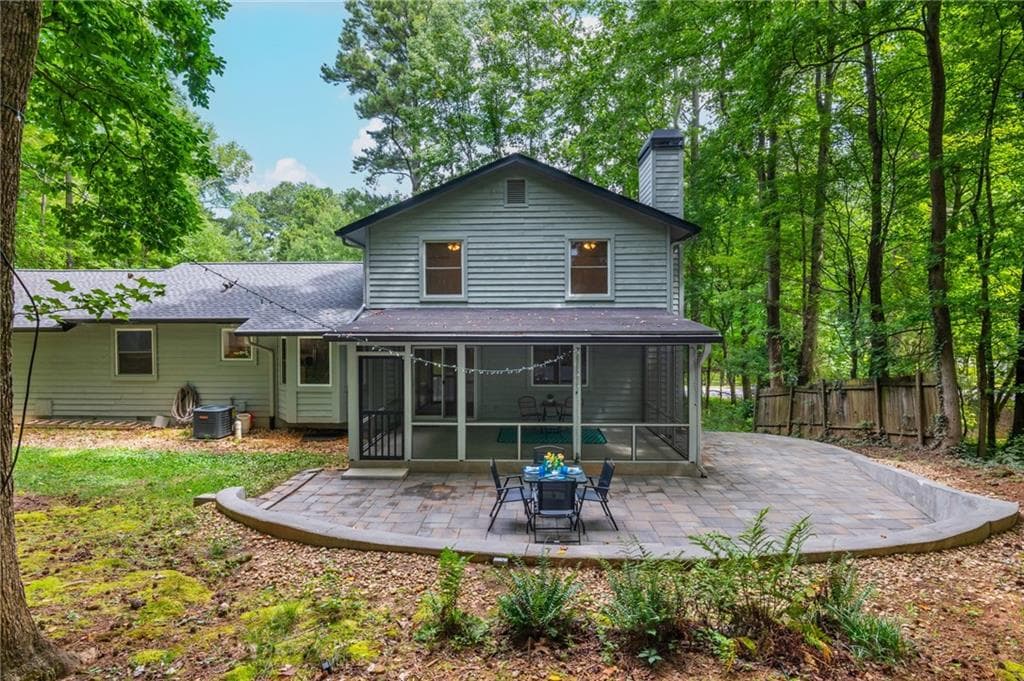 4 bedroom, 3 bathroom, 2,430 sq ft single family residence for sale at 180 Wills Lane, Alpharetta, GA 30009 — photo 4