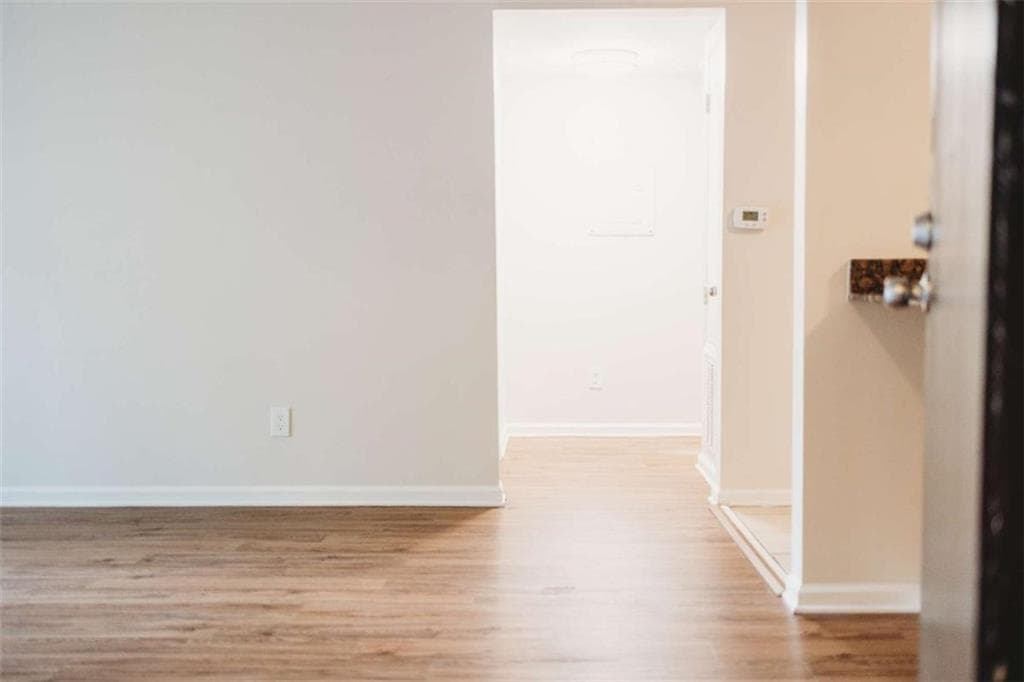 1 bedroom, 1 bathroom, 625 sq ft condominium for sale at 3160 Seven Pines Court, Atlanta, GA 30339 — photo 2