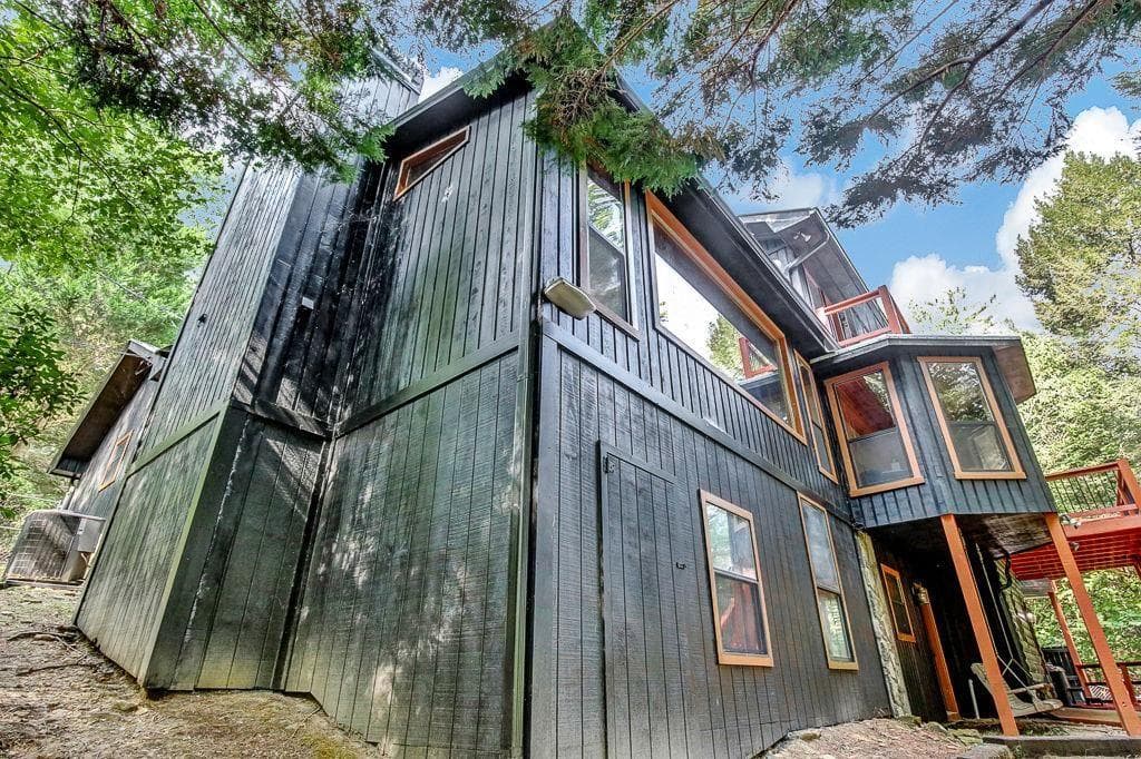 5 bedroom, 4 bathroom, 4,510 sq ft single family residence for sale at 450 Flat Creek Circle, Blue Ridge, GA 30513 — photo 4