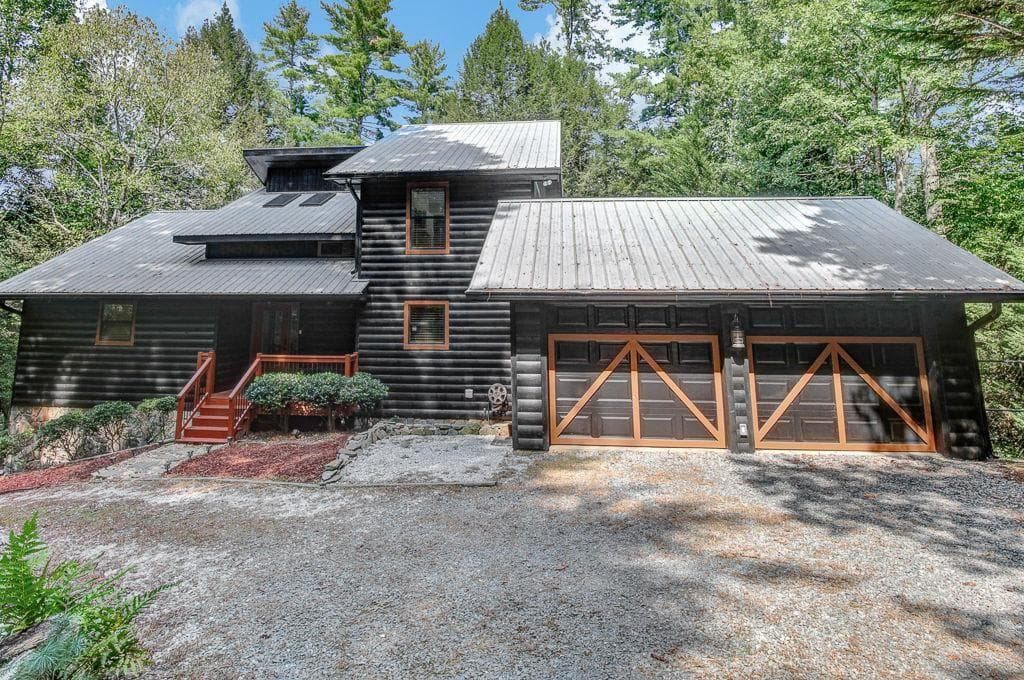 5 bedroom, 4 bathroom, 4,510 sq ft single family residence for sale at 450 Flat Creek Circle, Blue Ridge, GA 30513 — photo 5