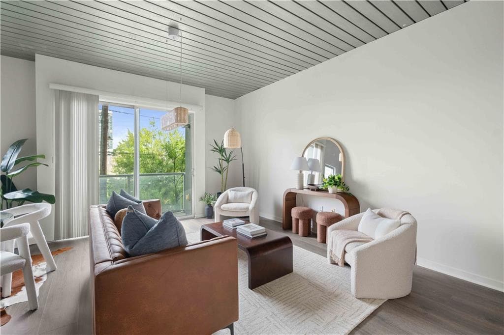 1 bedroom, 1 bathroom, 746 sq ft condominium for sale at 620 Glen Iris Drive 210, Atlanta, GA 30308 — photo 2