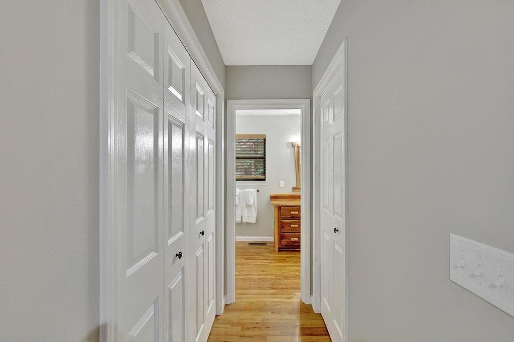 5 bedroom, 4 bathroom, 4,510 sq ft single family residence for sale at 450 Flat Creek Circle, Blue Ridge, GA 30513 — photo 10