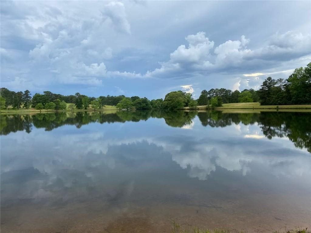 6 bedroom, 5 bathroom, 3,010 sq ft single family residence for sale at 1189 Iris Lake Road, Mcdonough, GA 30252 — photo 2