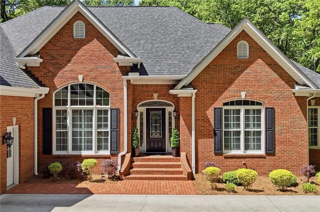 4 bedroom, 4 bathroom, 4,223 sq ft single family residence under contract at 153 York Place, Calhoun, GA 30701 — photo 2