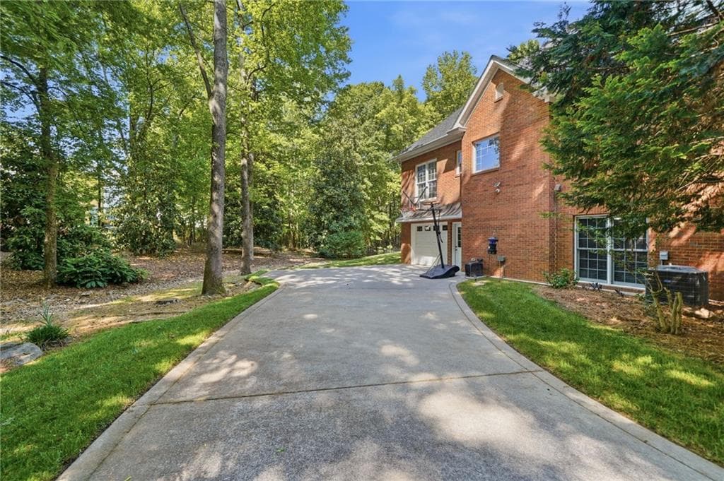 4 bedroom, 4 bathroom, 4,223 sq ft single family residence under contract at 153 York Place, Calhoun, GA 30701 — photo 5