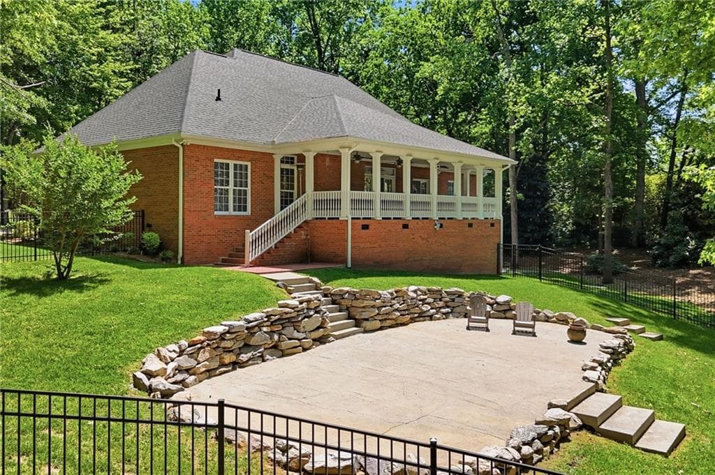 4 bedroom, 4 bathroom, 4,223 sq ft single family residence under contract at 153 York Place, Calhoun, GA 30701 — photo 6