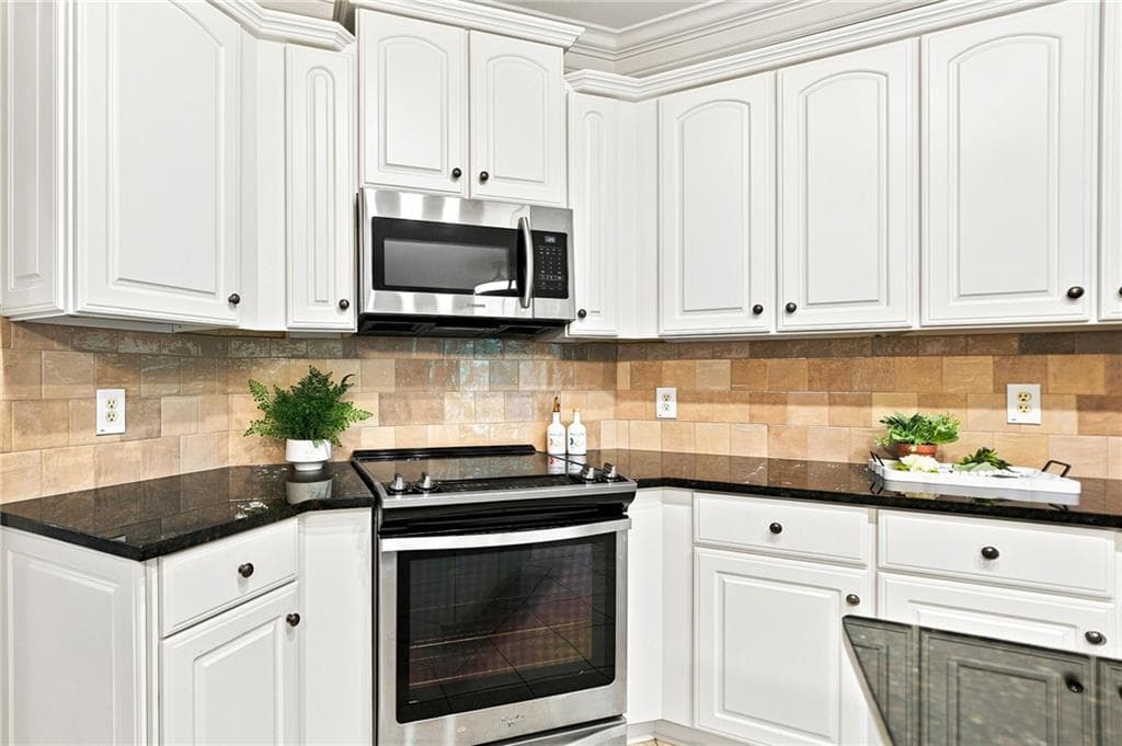 4 bedroom, 4 bathroom, 4,223 sq ft single family residence under contract at 153 York Place, Calhoun, GA 30701 — photo 10