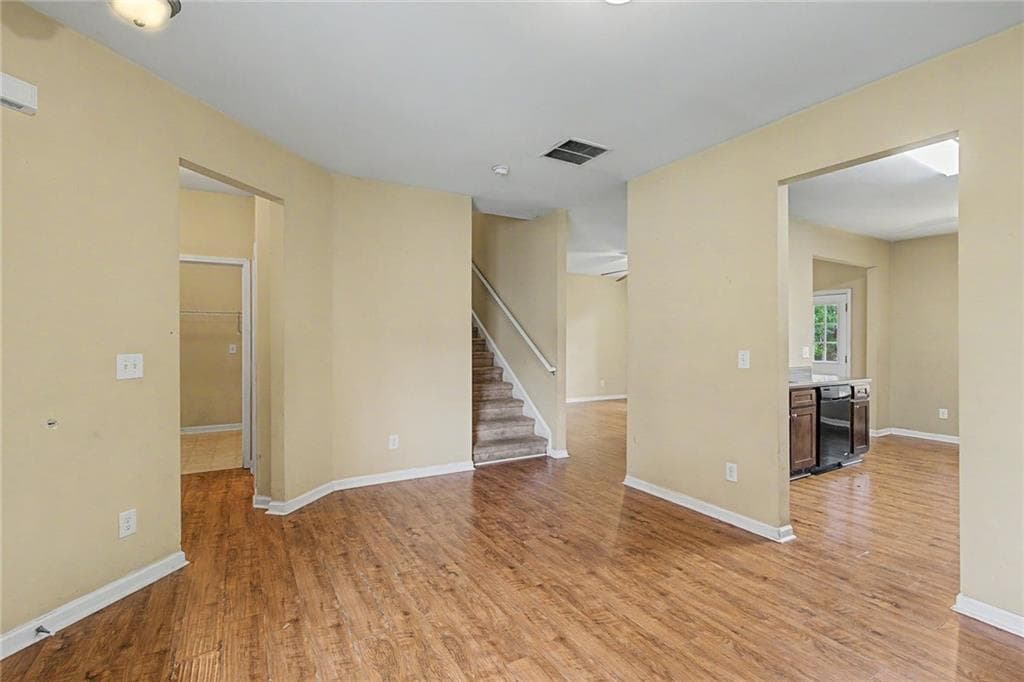 4 bedroom, 3 bathroom, 1,992 sq ft single family residence for sale at 1441 Arbor Place Drive, Morrow, GA 30260 — photo 4