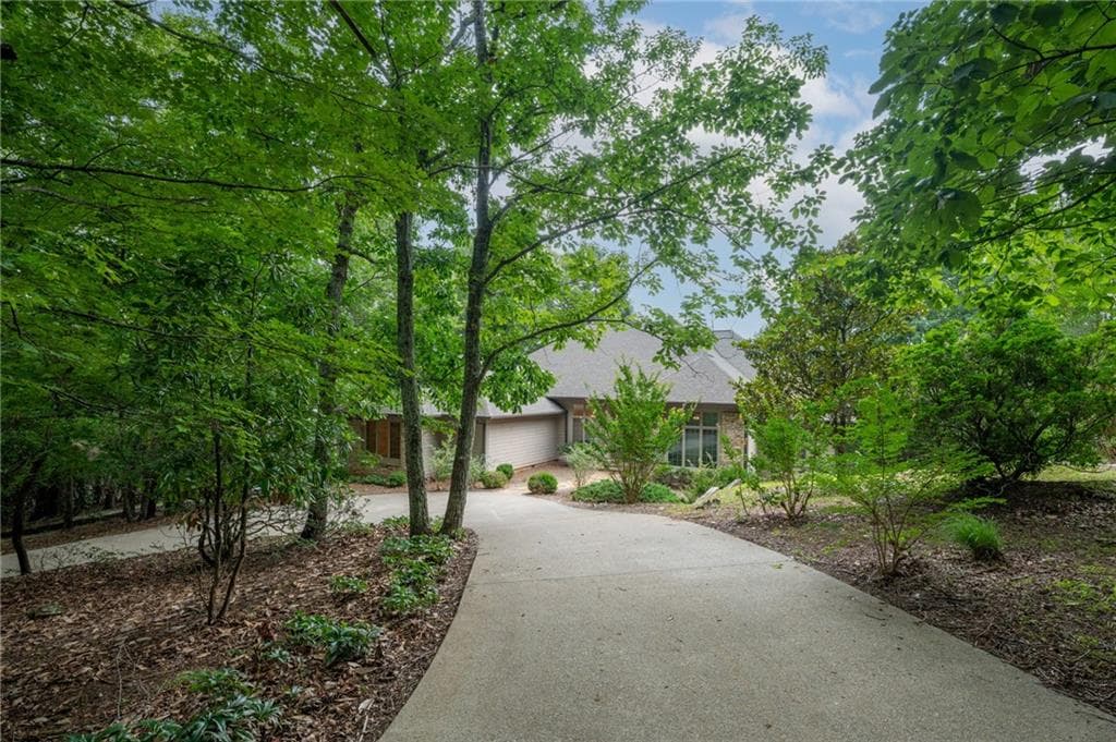 4 bedroom, 5 bathroom, 4,096 sq ft single family residence for sale at 267 Starcross Lane, Jasper, GA 30143 — photo 4