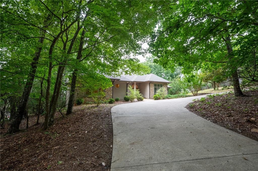 4 bedroom, 5 bathroom, 4,096 sq ft single family residence for sale at 267 Starcross Lane, Jasper, GA 30143 — photo 5