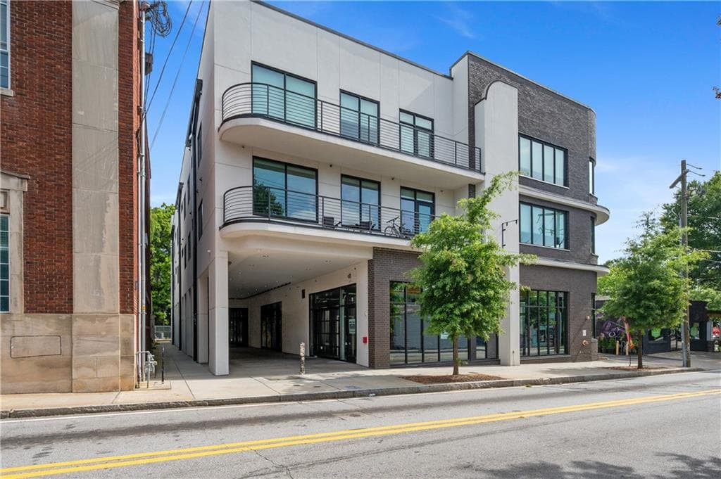1 bedroom, 1 bathroom, 678 sq ft apartment for rent at 512 Flat Shoals Avenue 206, Atlanta, GA 30316 for $1,475 a month — photo 1 of 22