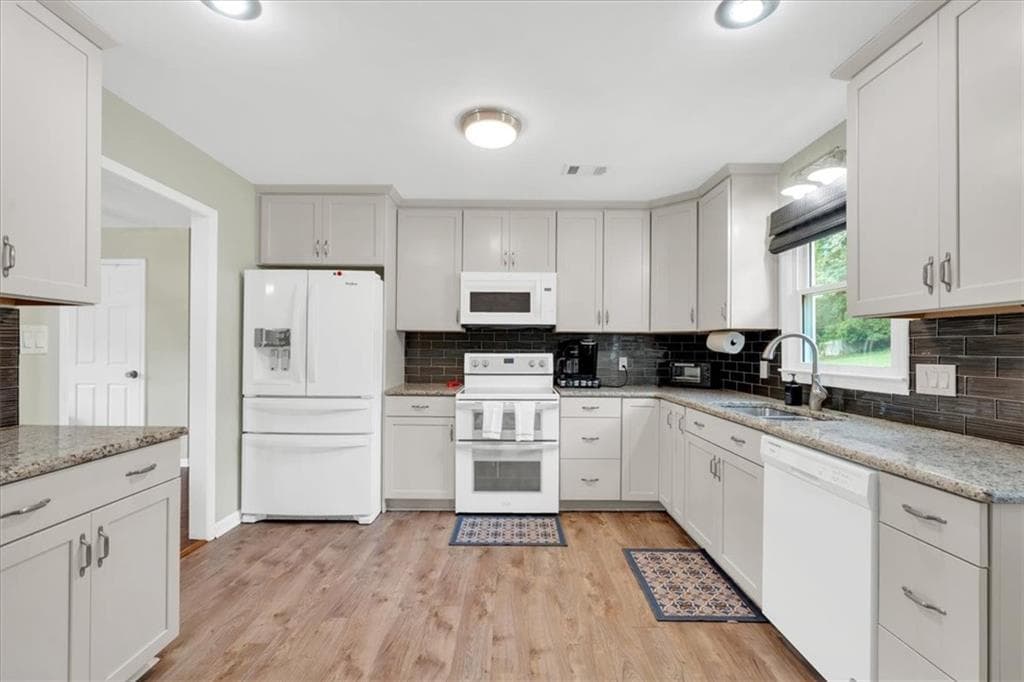 4 bedroom, 2 bathroom, 2,484 sq ft single family residence for sale at 32 Baker Road, Cartersville, GA 30120 — photo 8