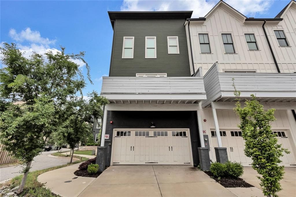 3 bedroom, 4 bathroom, 2,000 sq ft townhouse for sale at 3587 Candler Court, Hapeville, GA 30354 — photo 1 of 30
