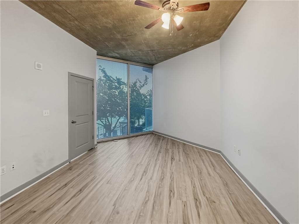 2 bedroom, 2 bathroom, 1,127 sq ft condominium under contract at 400 W Peachtree Street 804, Atlanta, GA 30308 — photo 4