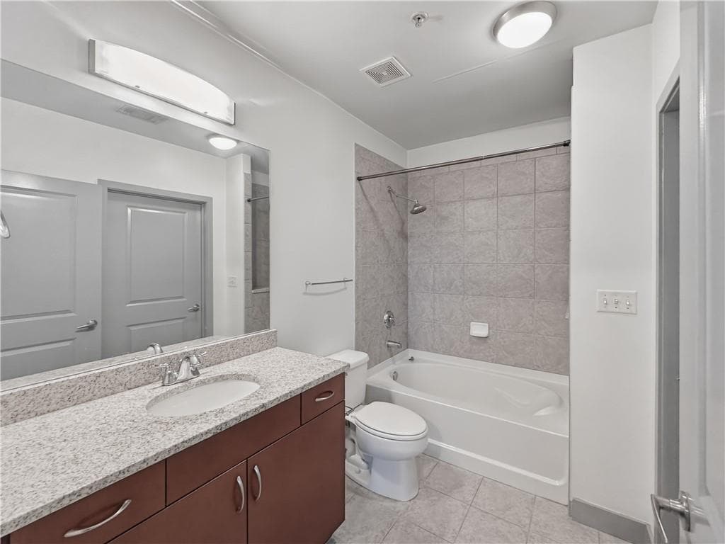 2 bedroom, 2 bathroom, 1,127 sq ft condominium under contract at 400 W Peachtree Street 804, Atlanta, GA 30308 — photo 6