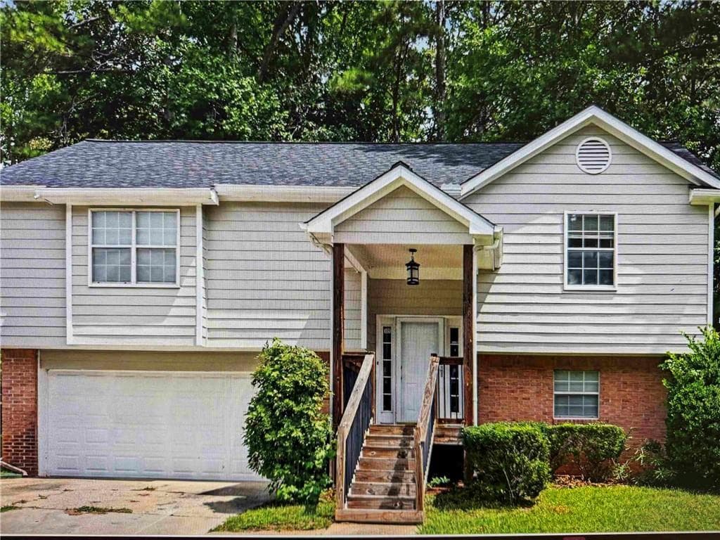 3 bedroom, 2 bathroom, 1,946 sq ft single family residence for sale at 2102 Sandtree Court, Atlanta, GA 30331