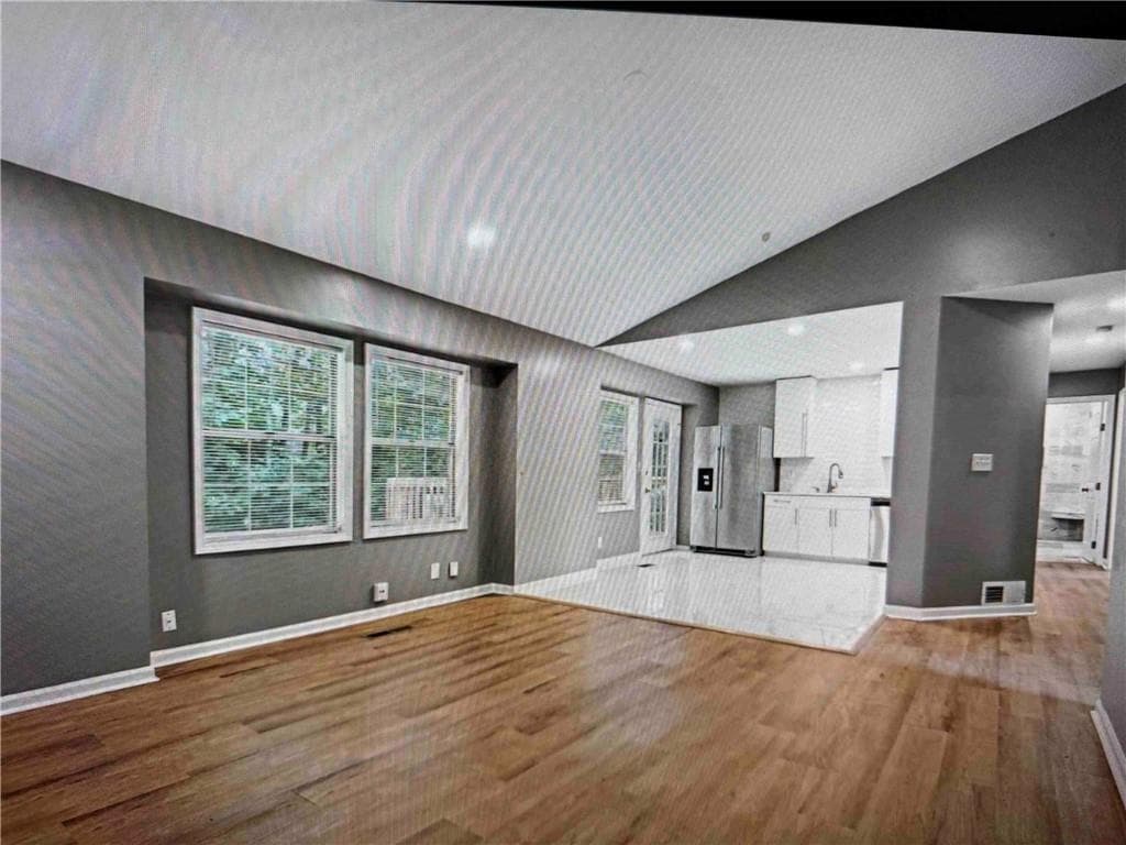 3 bedroom, 2 bathroom, 1,946 sq ft single family residence for sale at 2102 Sandtree Court, Atlanta, GA 30331 — photo 5