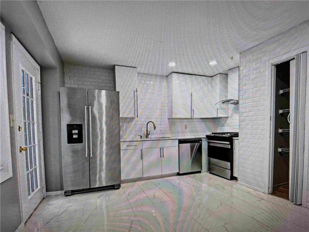 3 bedroom, 2 bathroom, 1,946 sq ft single family residence for sale at 2102 Sandtree Court, Atlanta, GA 30331 — photo 7