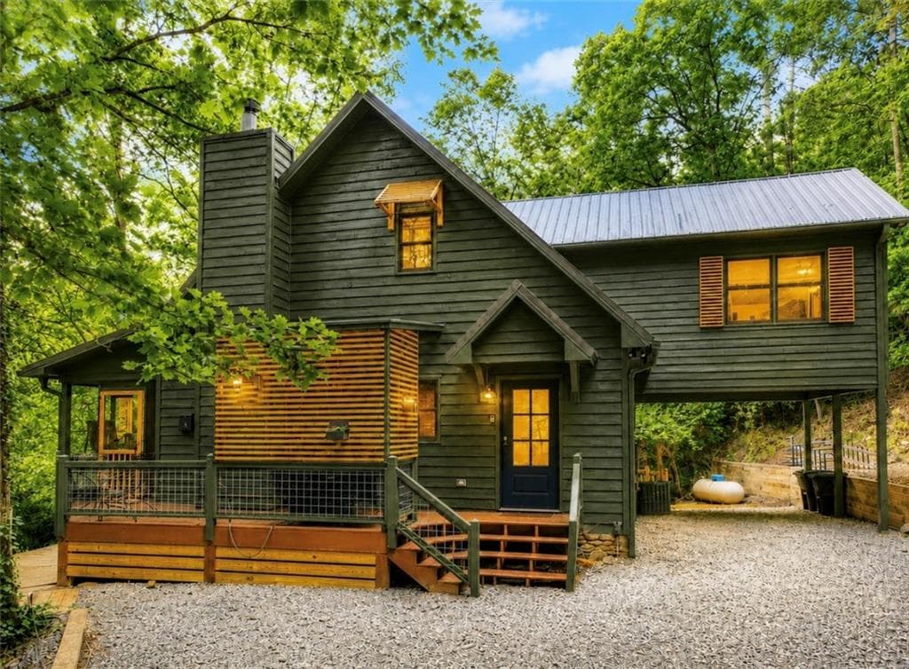 3 bedroom, 2 bathroom, 1,568 sq ft single family residence for sale at 279 S Riverview Lane, Ellijay, GA 30536 — photo 4