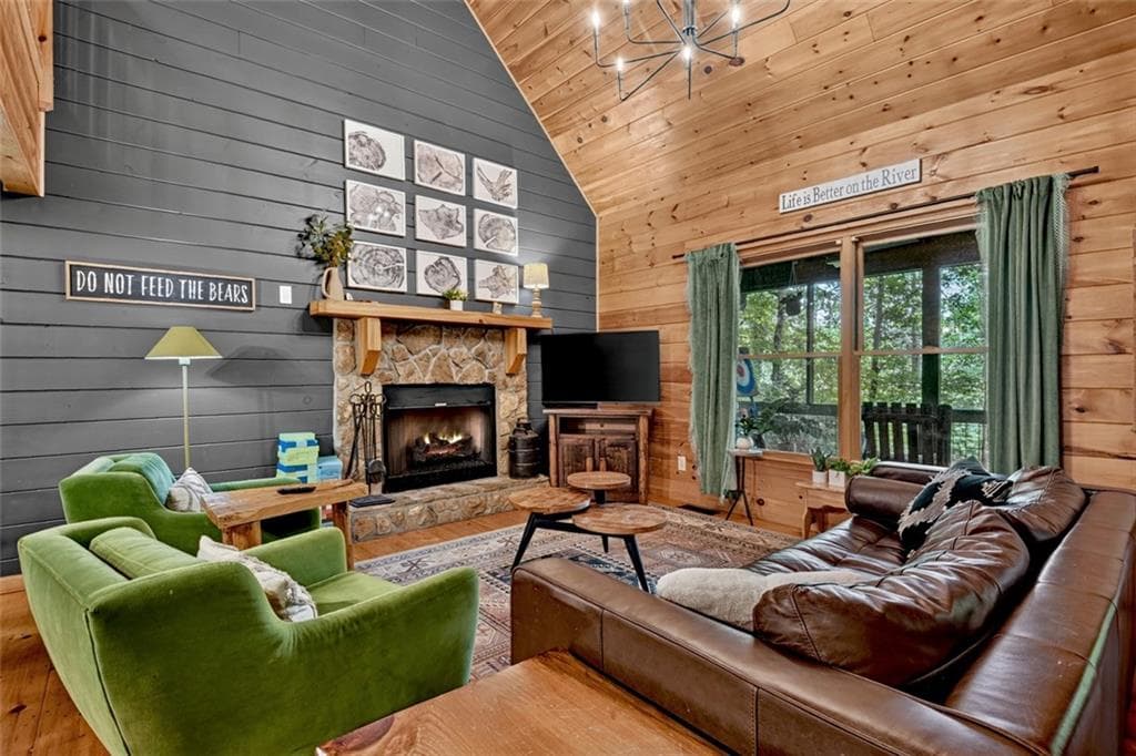 3 bedroom, 2 bathroom, 1,568 sq ft single family residence for sale at 279 S Riverview Lane, Ellijay, GA 30536 — photo 8