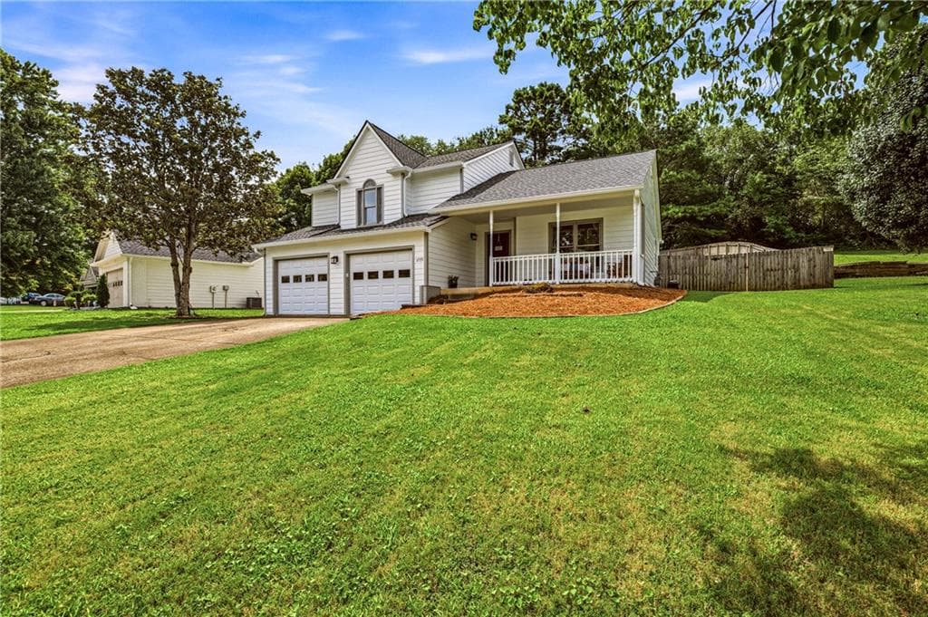 3 bedroom, 3 bathroom, 1,740 sq ft single family residence sold at 1779 Latour Drive, Marietta, GA 30066